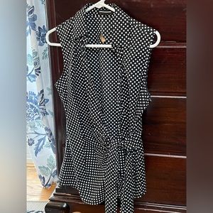 Shirt sleeveless black and white collared Front tie closure Cotton Express